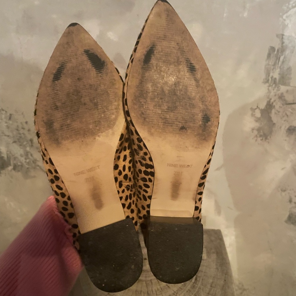Nine West Spotted Tan and Black Mules - Picture 6 of 7
